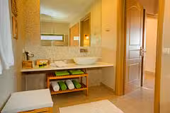 Villa CORALI BEDROOM 1 BATHROOM(1)