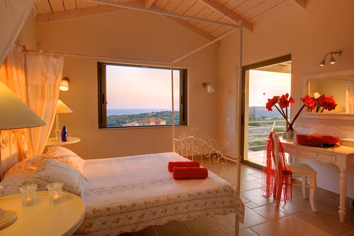 NAUTILOS BEDROOM 1