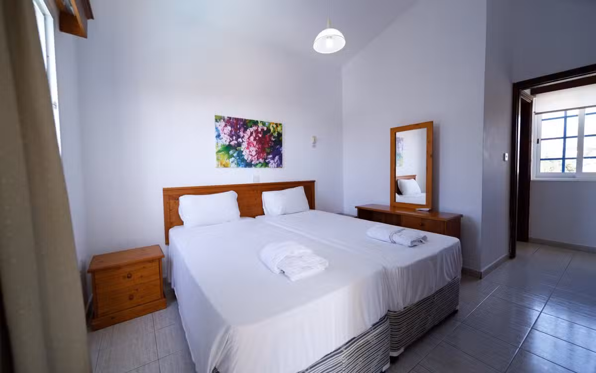 Villa Thalia twin beds