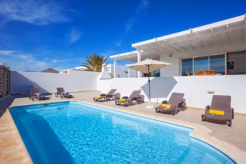 Captains Retreat pool