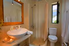 Villa Asterias bathroom